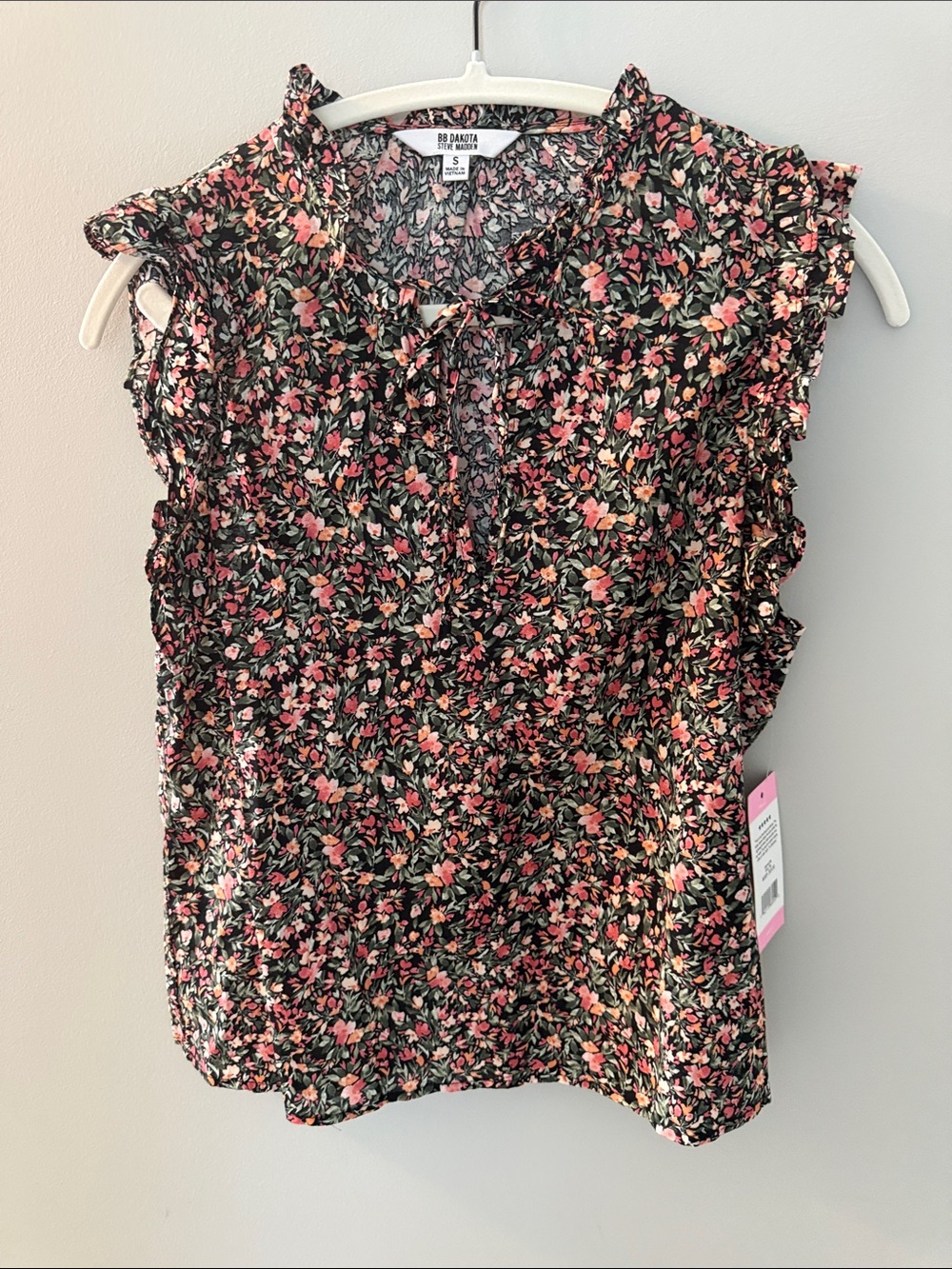 BB Dakota Steve Madden Black Floral Ruffle Tie-Neck Sleeveless Blouse, S